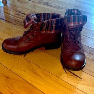 Arizona boots orange and brown plaid- perfect for Halloween!! 🎃